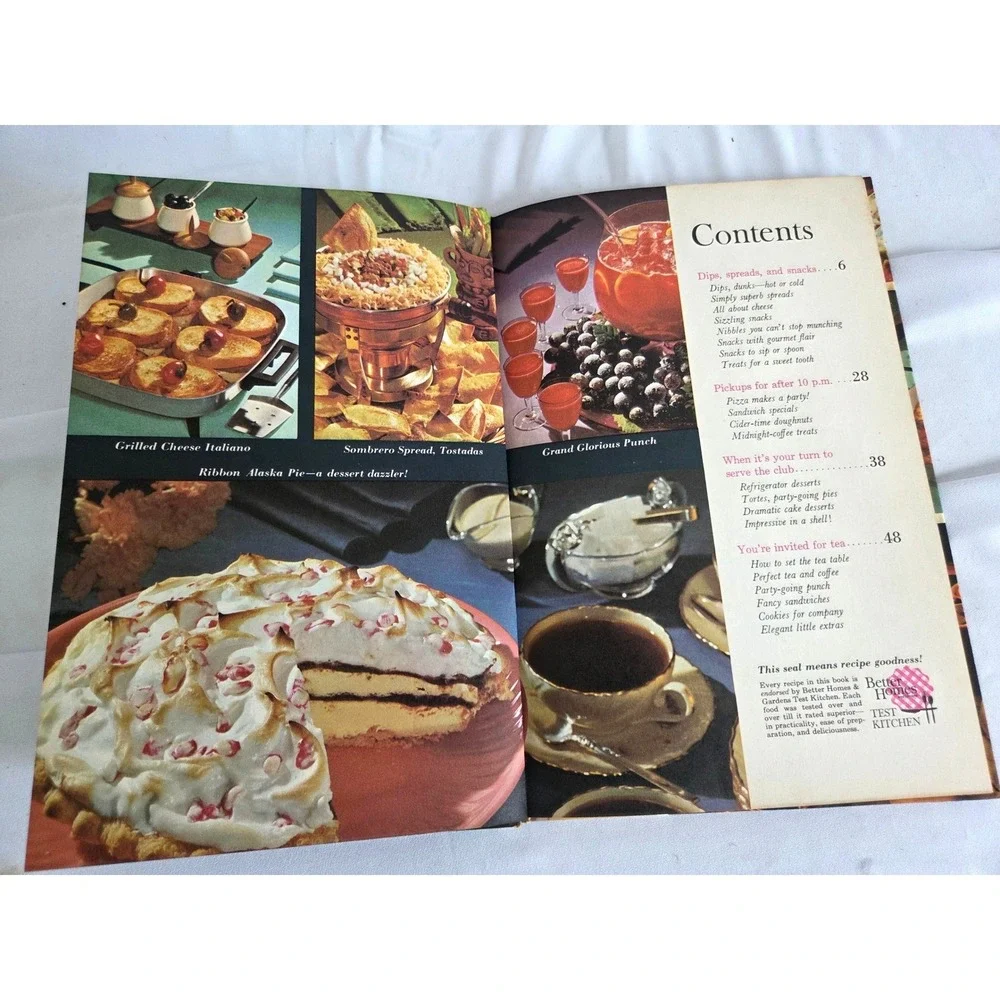 Vintage 1963 Better Homes & Gardens Snacks and Refreshments Cookbook Retro